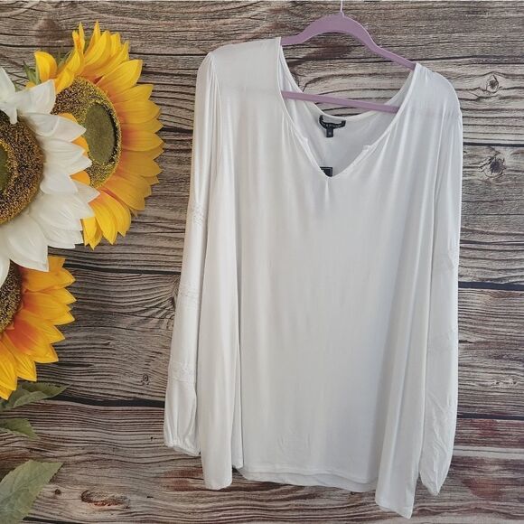"Tint & Shadow" Woman's long sleeve blouse Size: 3X white Pullover NWT - Picture 1 of 9